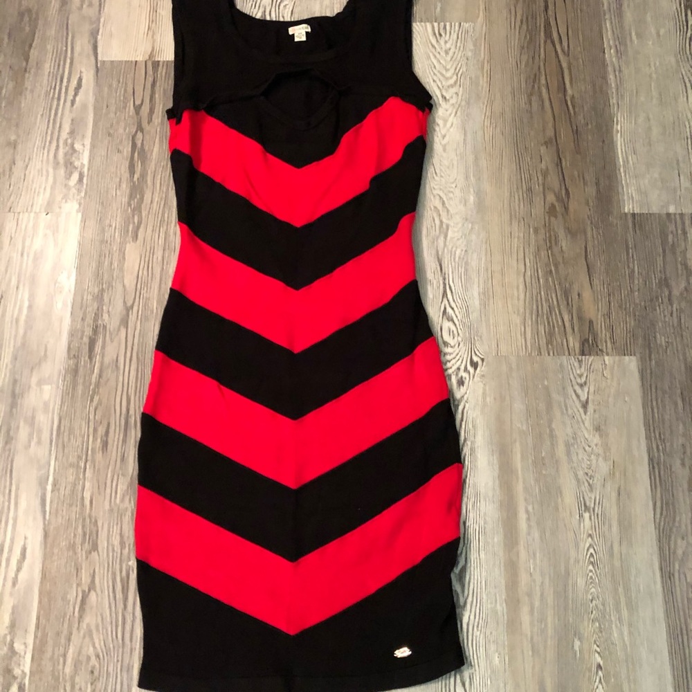 Sleeveless black and red stretch dress